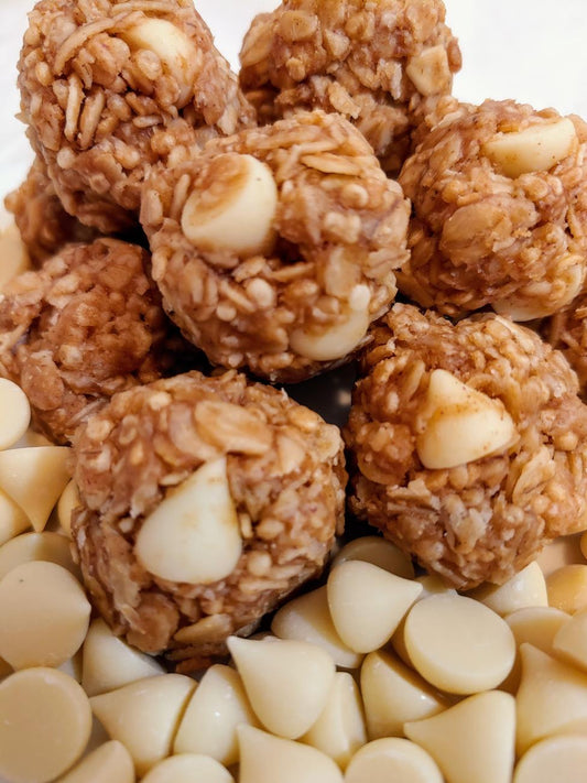 Oat Bites Twin Oats Foods Gluten-Free Vegan White Chocolate Cinnamon Roll Oat Bites